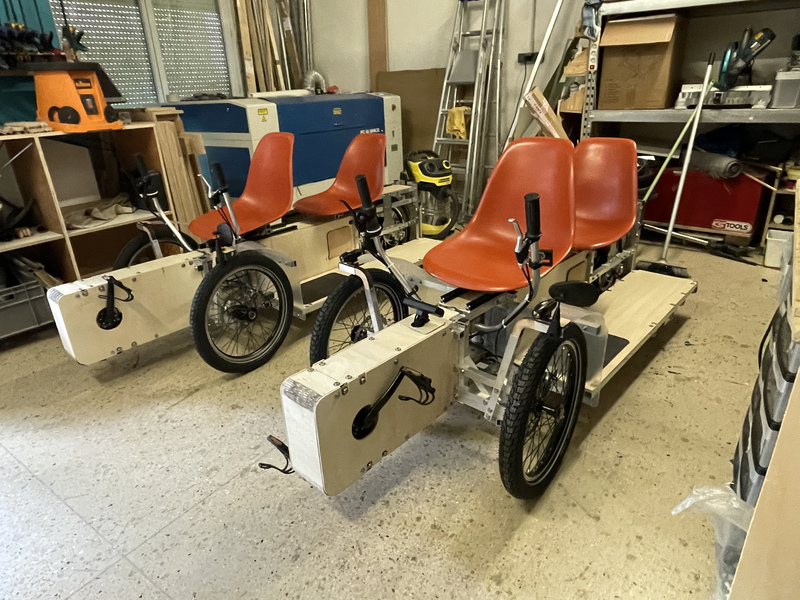 PASS 2 - Trottinette électrique tricycle 3 roues pour 2 personnes avec  pédale à assistance électrique VAE